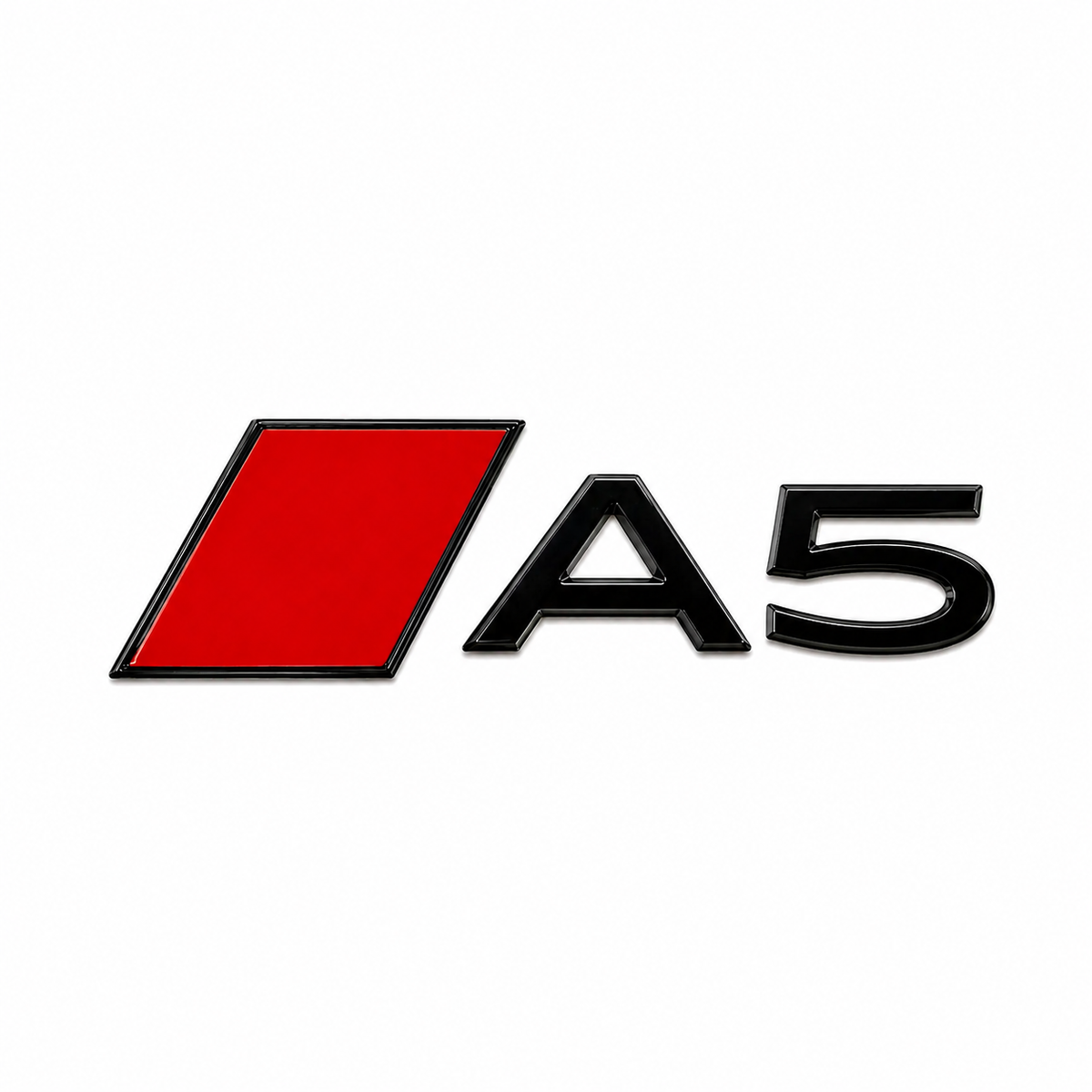 A5 Kırmızı bayraklı; stok adında 2024-2025 ifadesi yer almaktadır. Siyah Kırmızı Bagaj Yazısı Audi Uyumlu