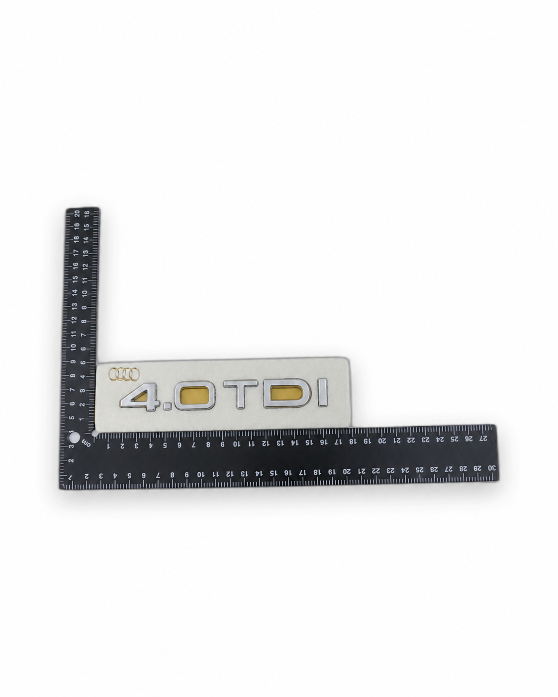 4.0 TDI Audi markalı, krom renkli yazı. Ölçü: 145x20 mm. Krom Bagaj Yazısı Audi Uyumlu