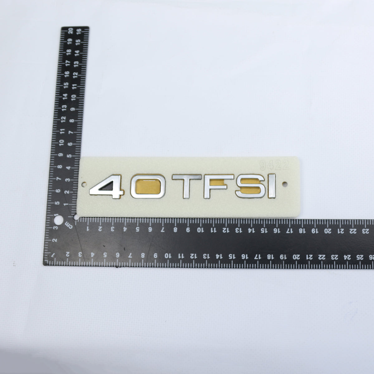 40 TFSI Ölçü: 147x20 mm Krom Bagaj Yazısı Audi Uyumlu