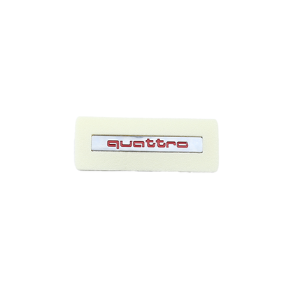 Quattro Audi Quattro bagaj yazısı, 100 x 15 ölçüsünde. Krom Kırmızı Bagaj Yazısı Audi Uyumlu