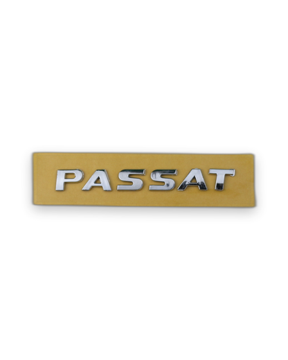 Passat Stok adında 2015> ve 15-130 mm ifadeleri yer almaktadır. Krom Bagaj Yazısı Volkswagen Uyumlu
